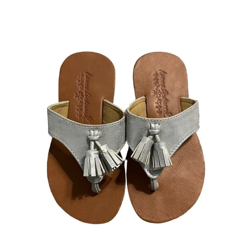 NEW Hanna Andersson 9/10 M Silver Tassel Thongs Flip Flops Sandals